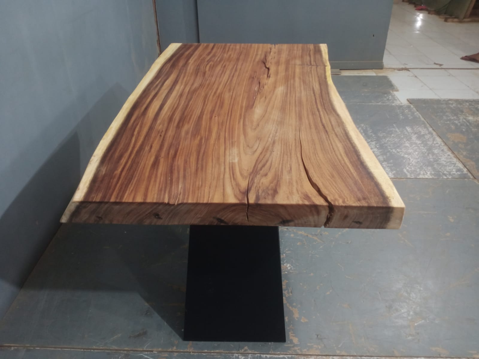 Live Edge Tables