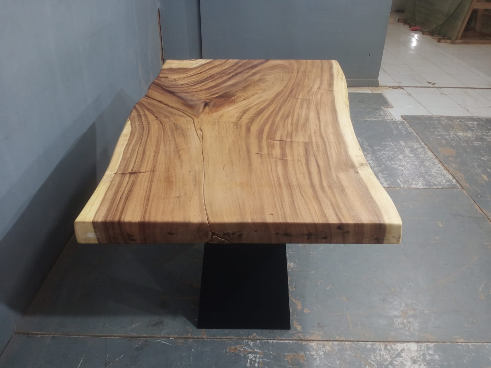Live Edge Tables