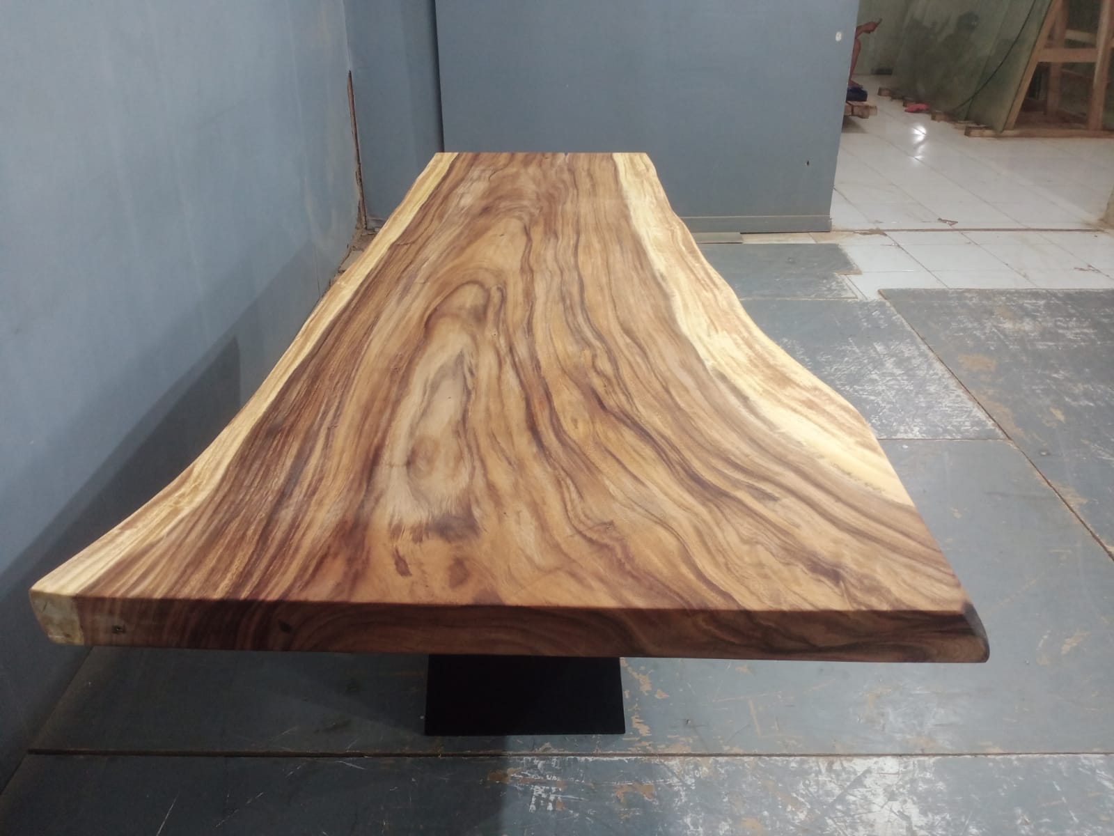 Live Edge Tables
