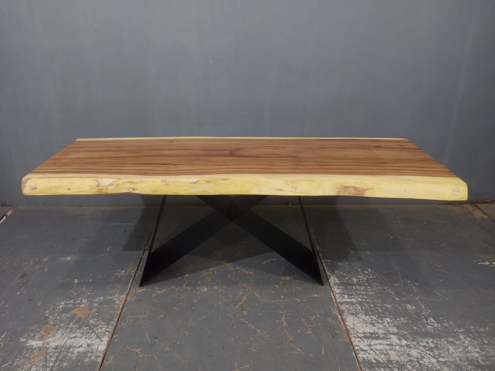 LIVE EDGE TABLES