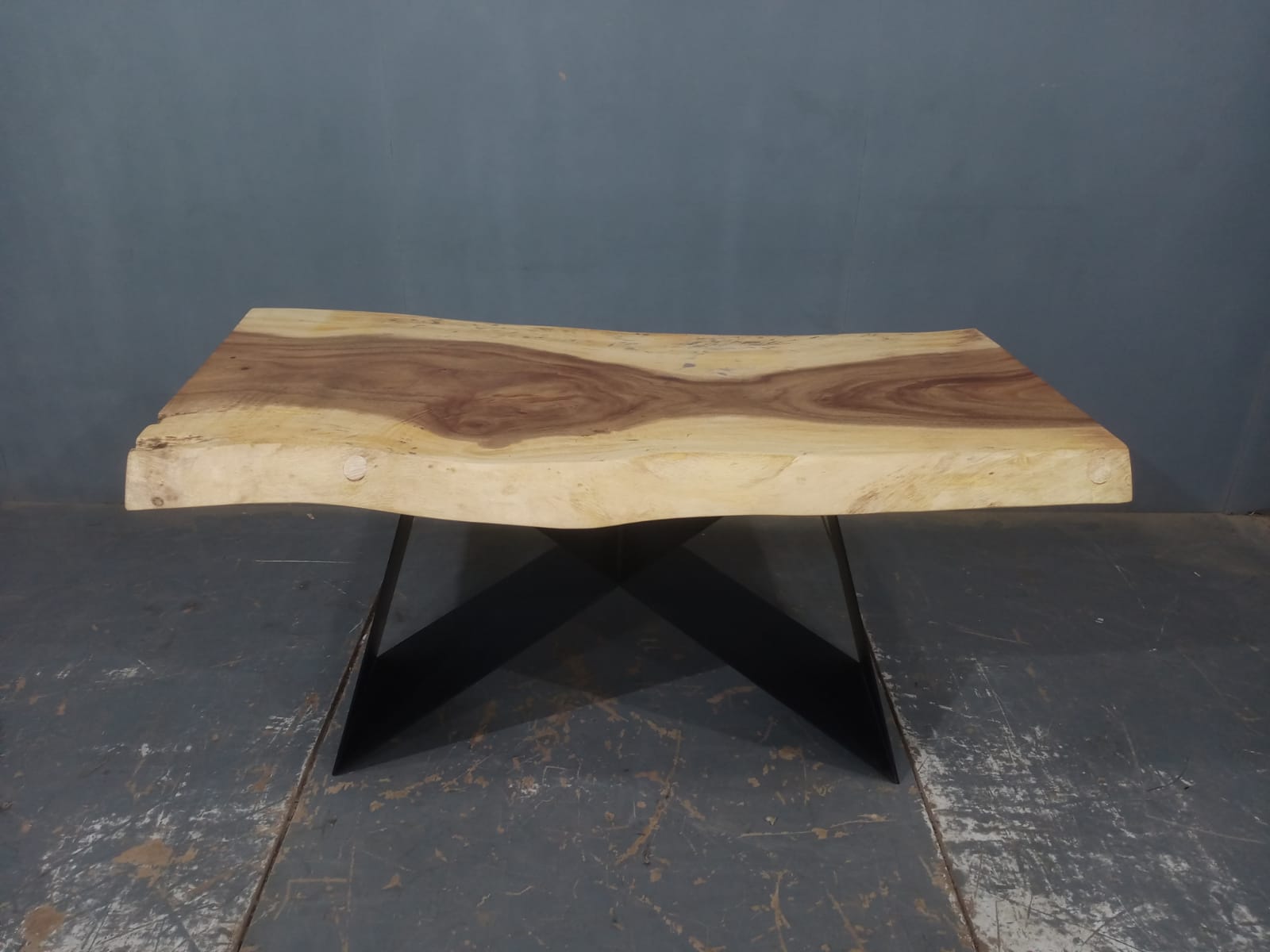 LIVE EDGE TABLES