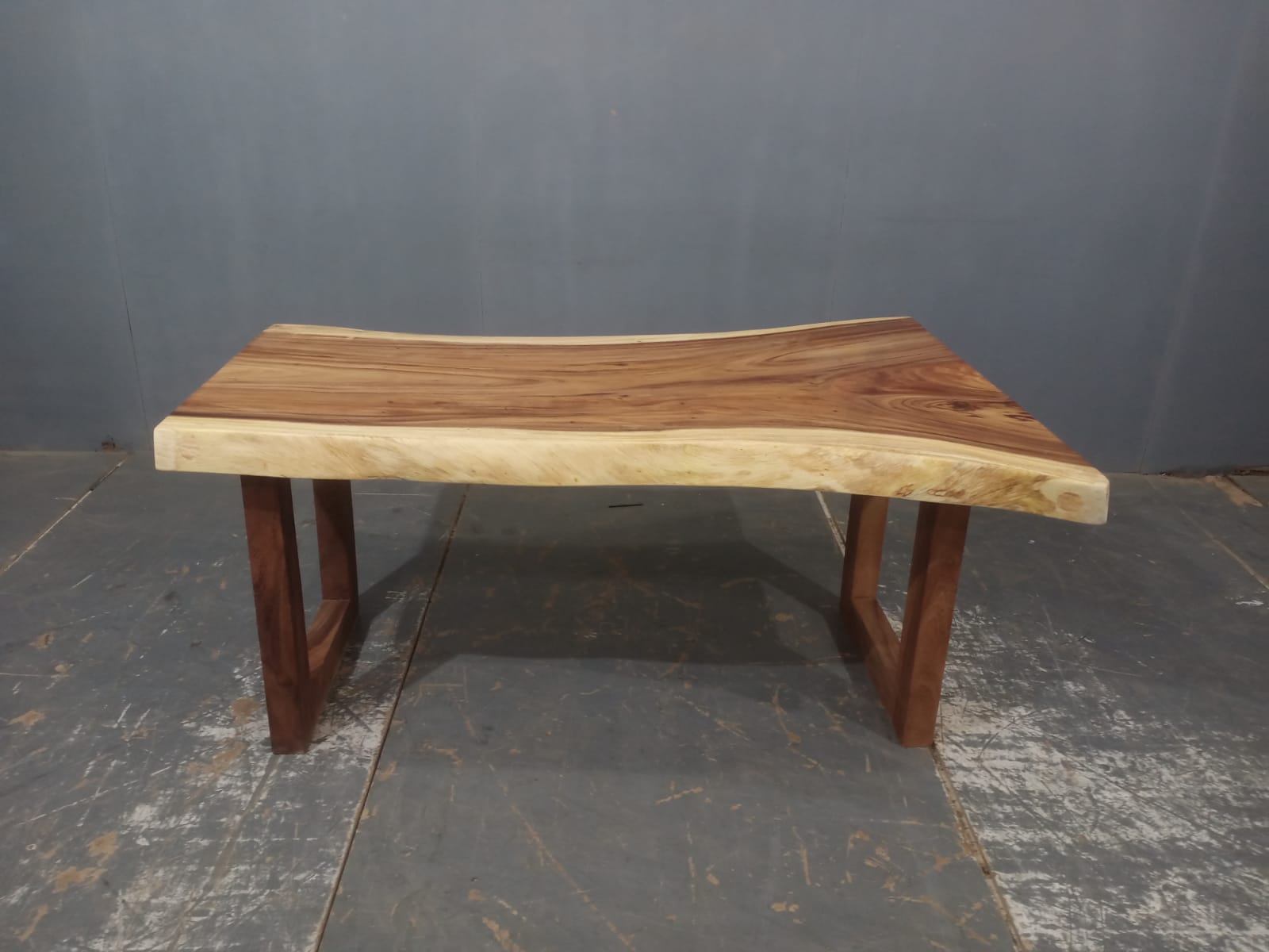 LIVE EDGE TABLES