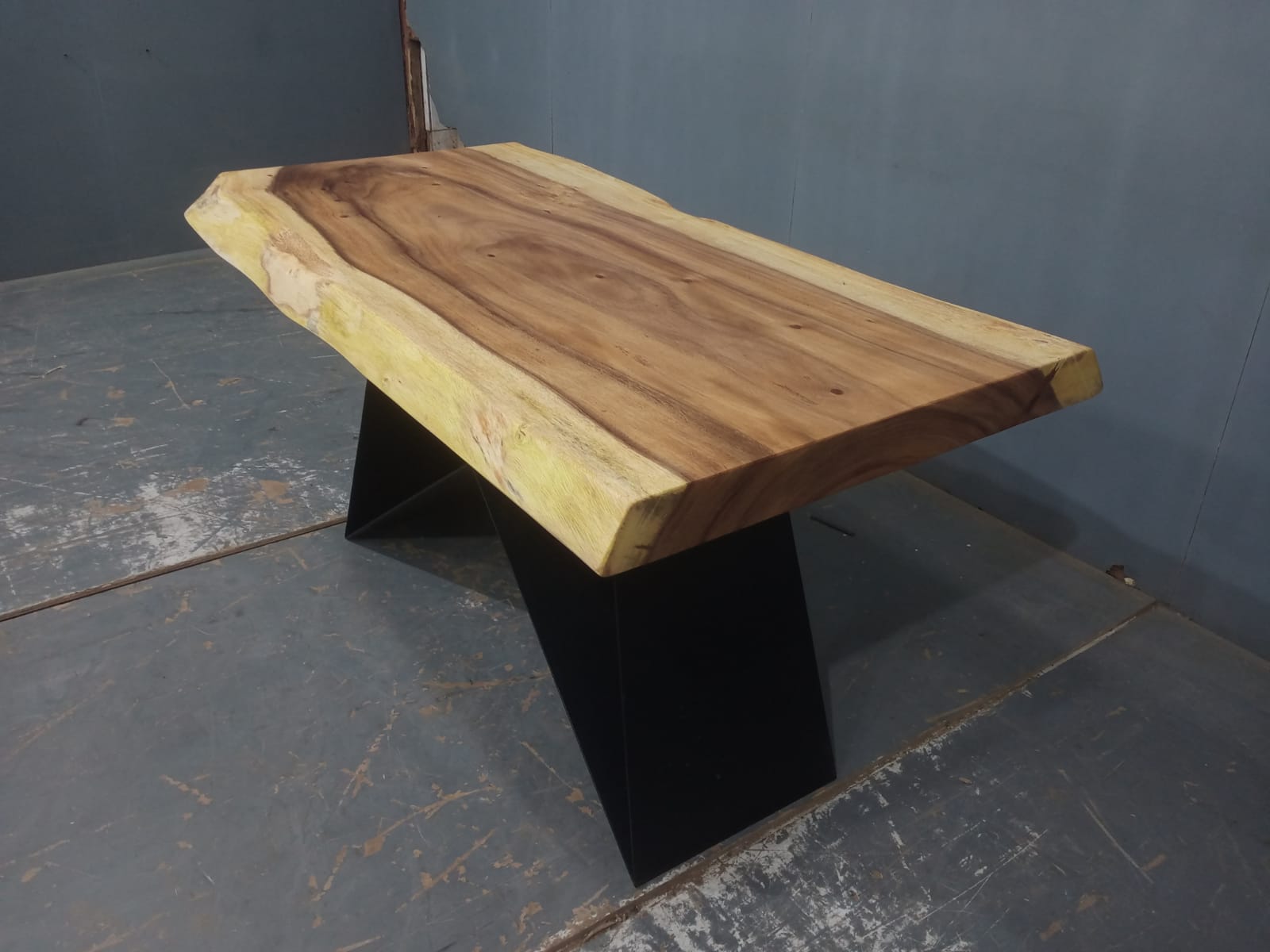 Live Edge Tables