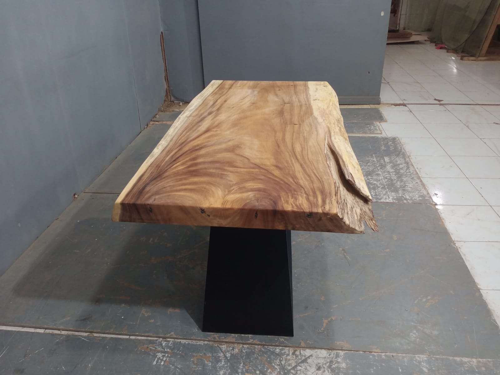 Live Edge Tables