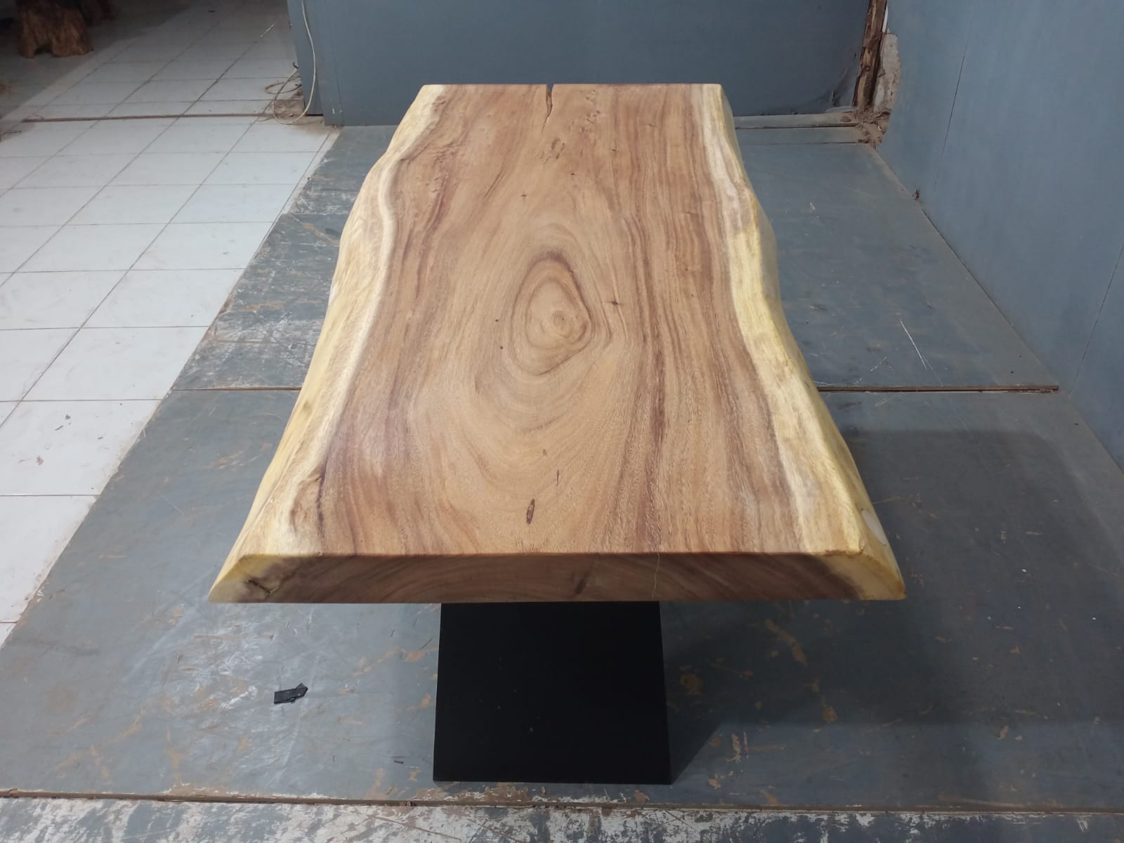 Live Edge Tables
