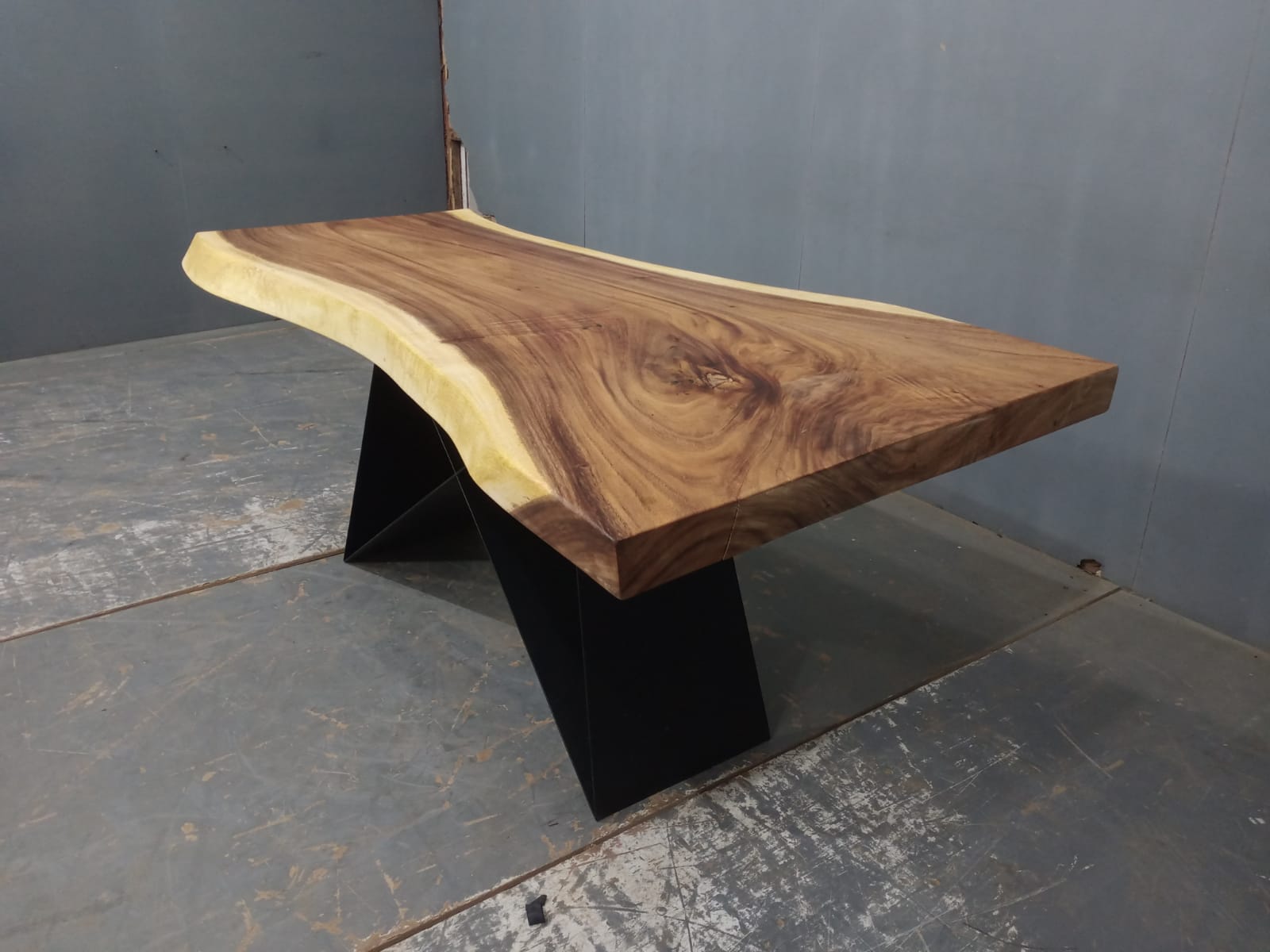Live Edge Tables