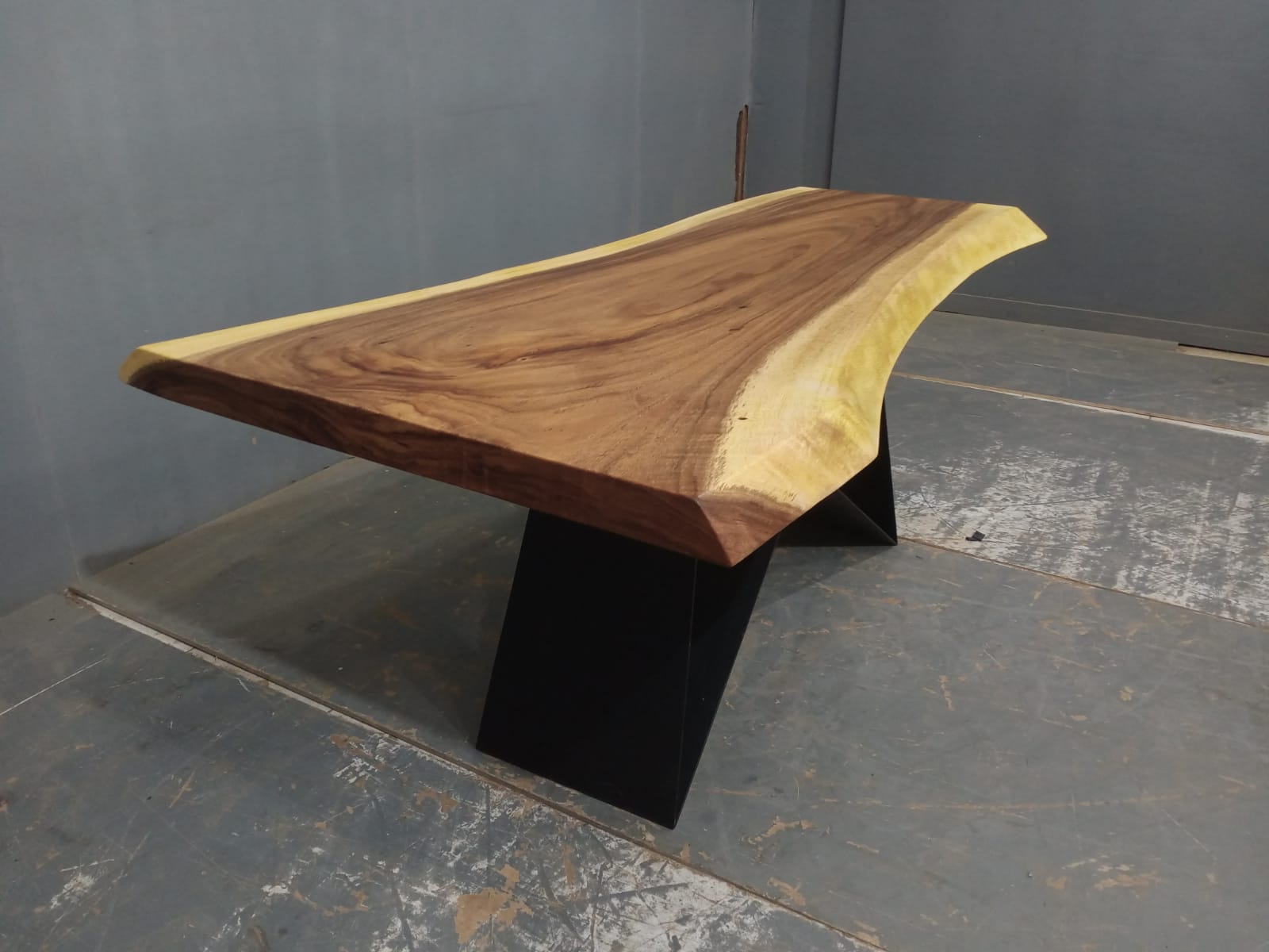 Live Edge Tables