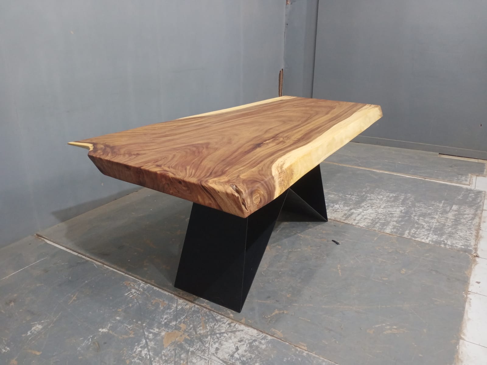 Live Edge Tables