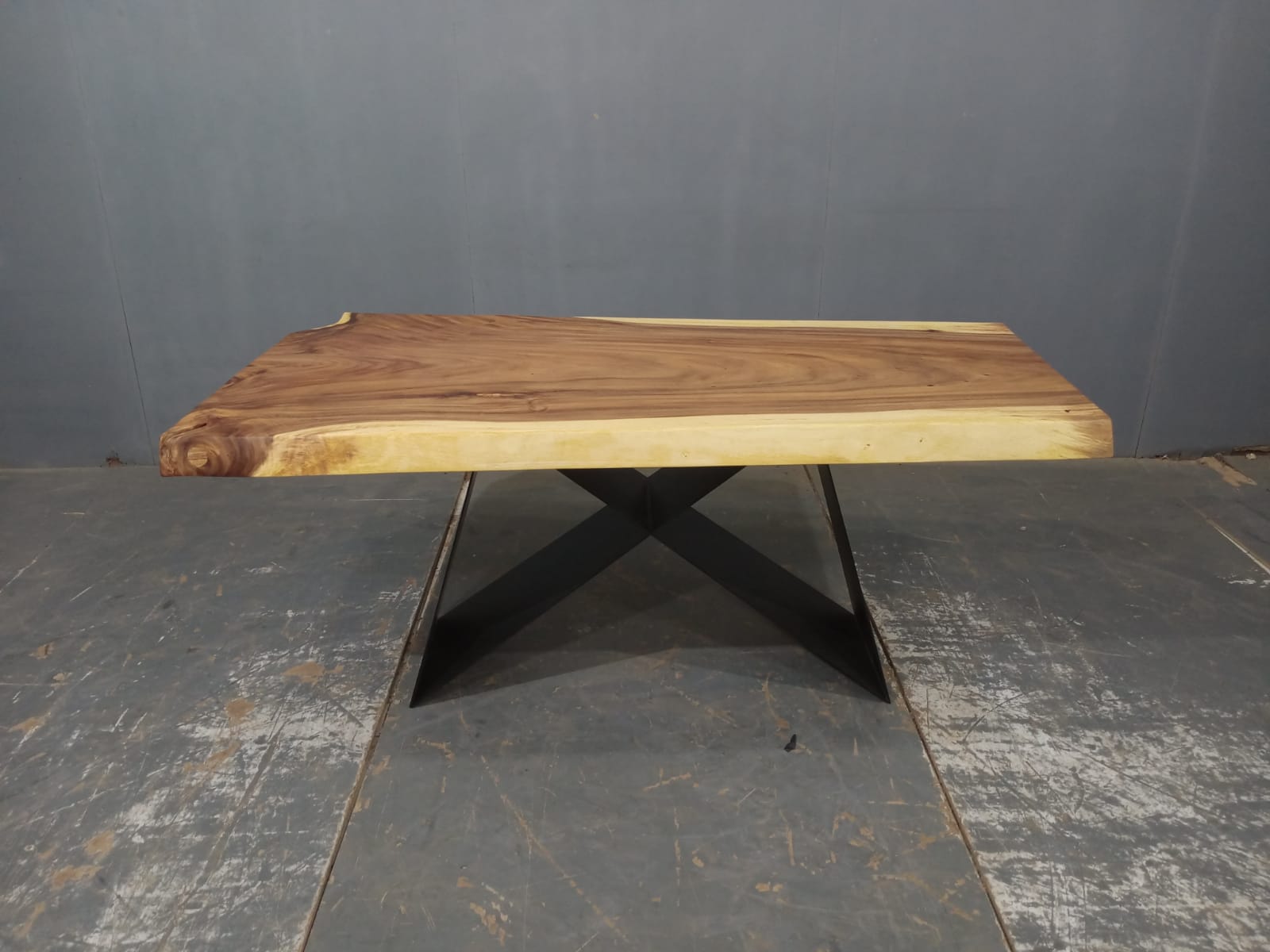 LIVE EDGE TABLES