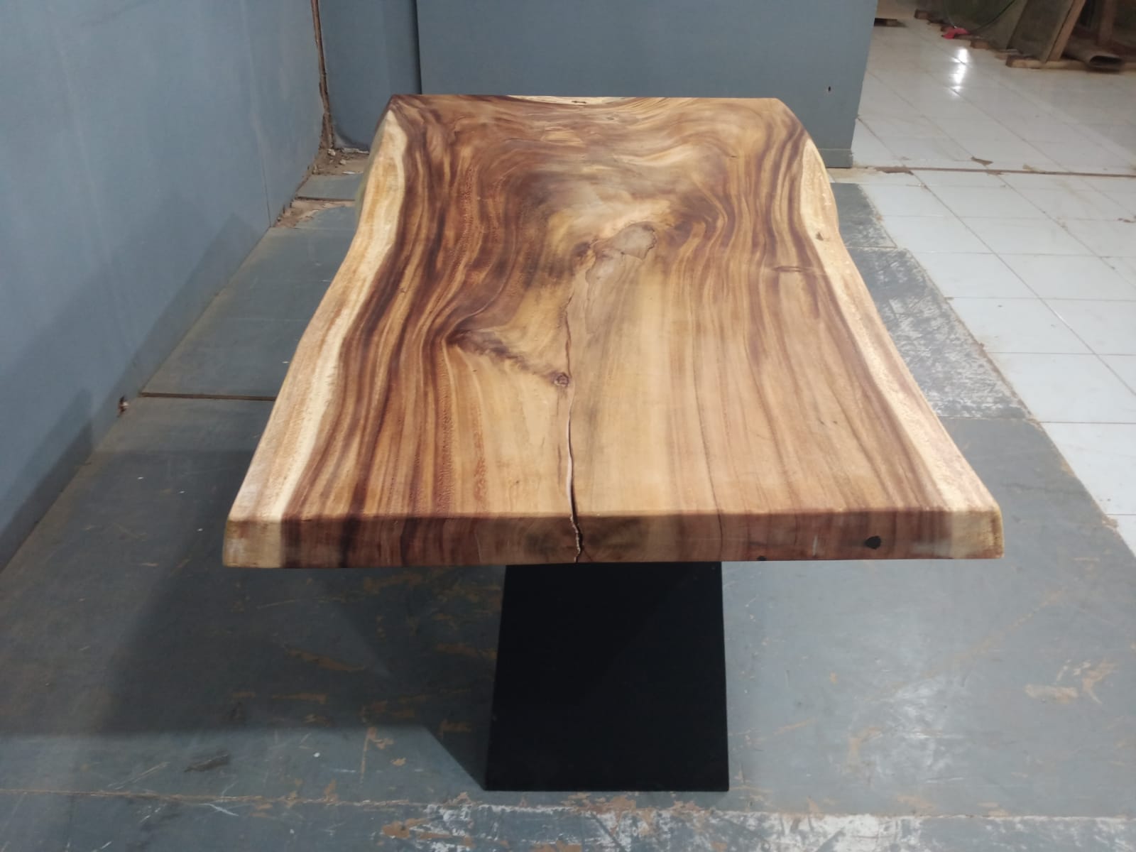 Live Edge Tables