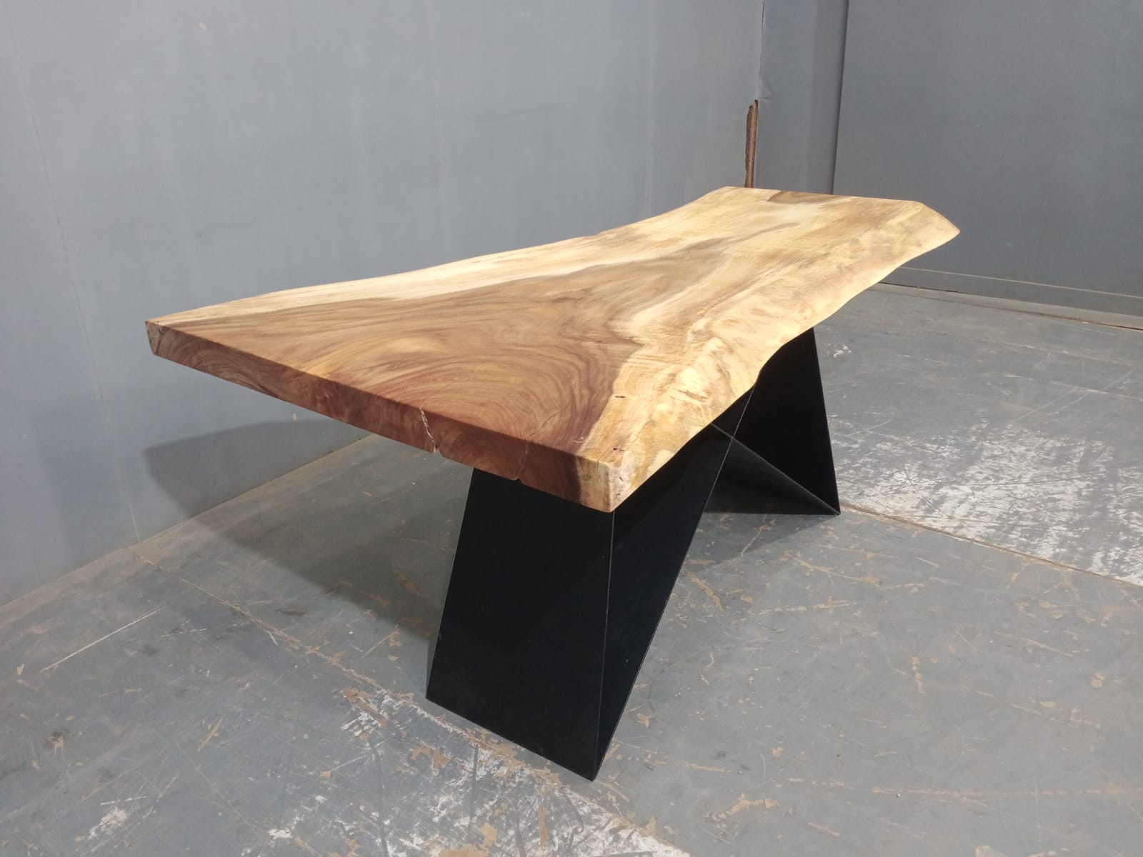 Live Edge Tables