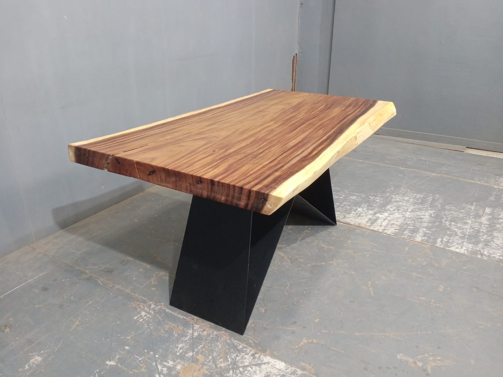 Live Edge Tables