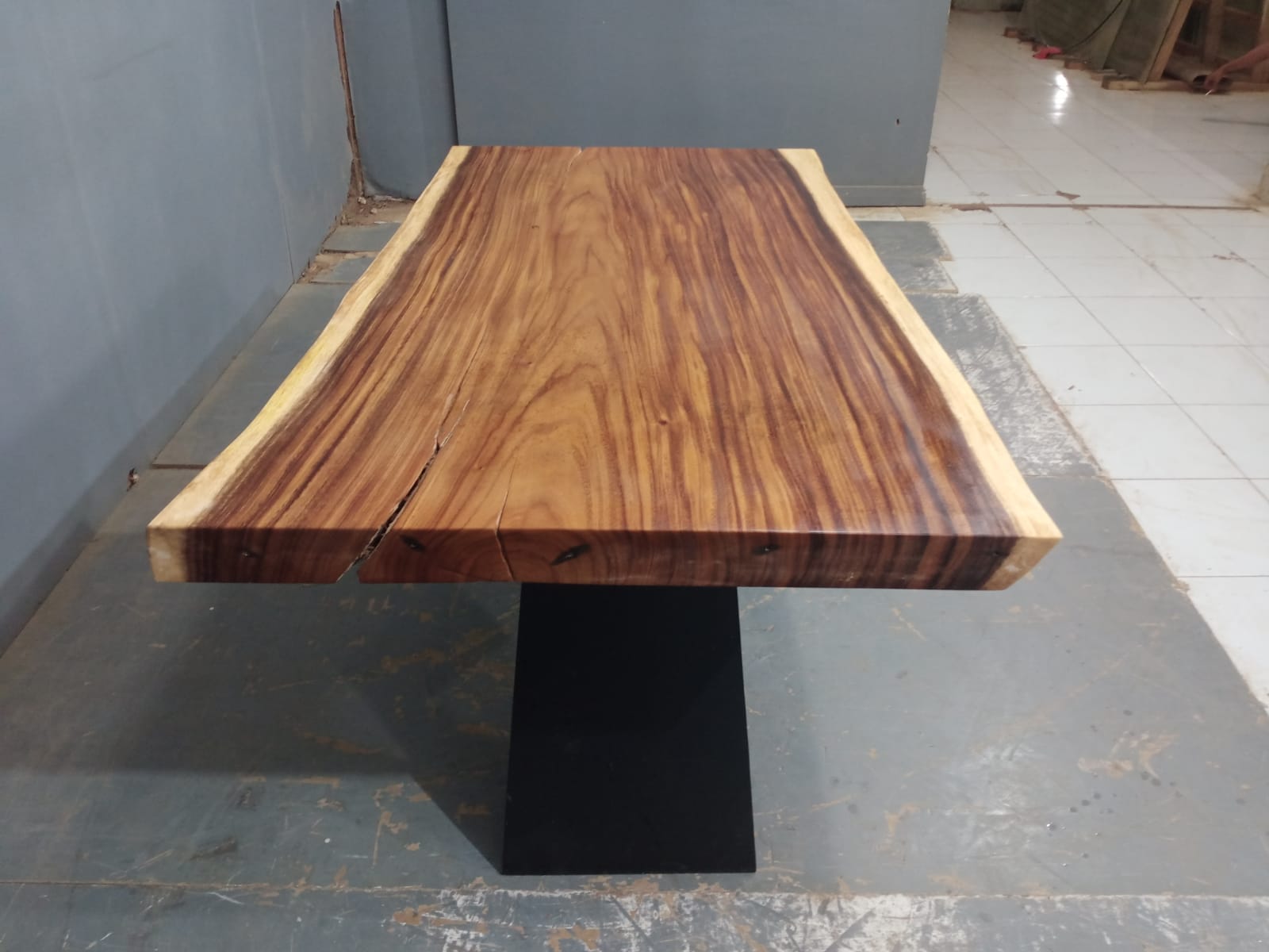 Live Edge Tables