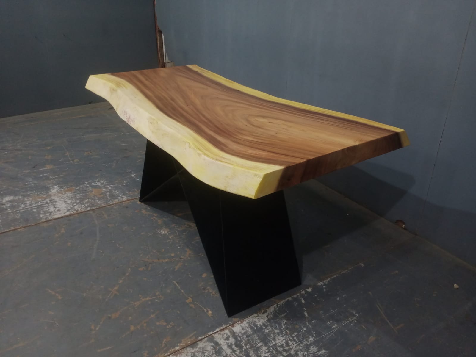 Live Edge Tables