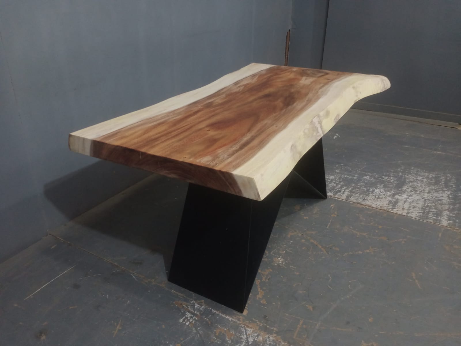 Live Edge Tables