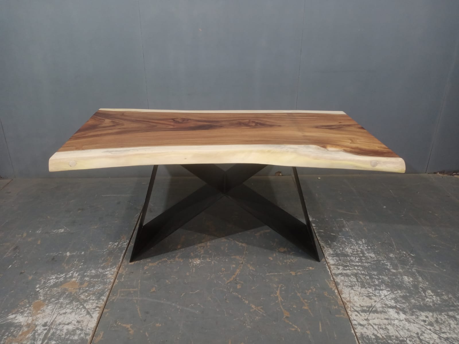 LIVE EDGE TABLES