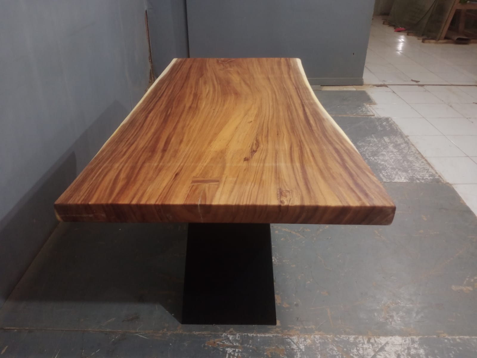 Live Edge Tables
