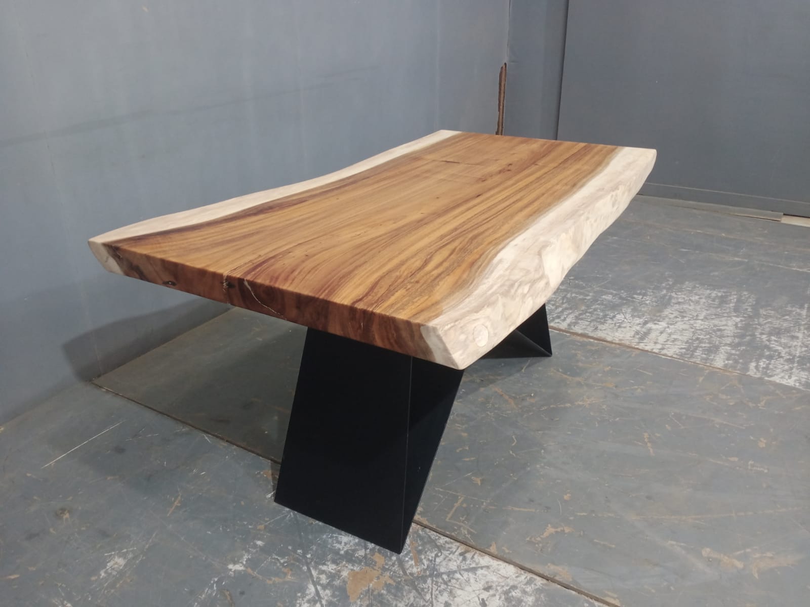 Live Edge Tables
