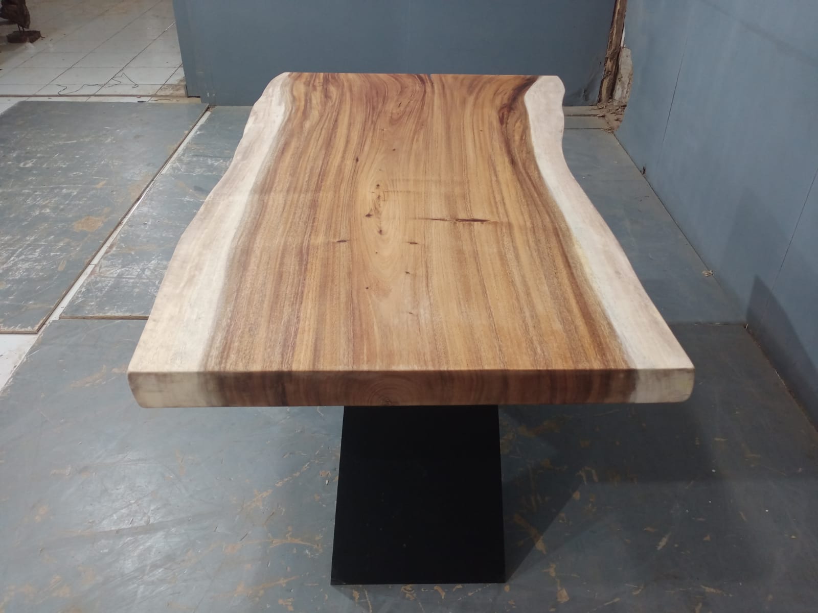 Live Edge Tables