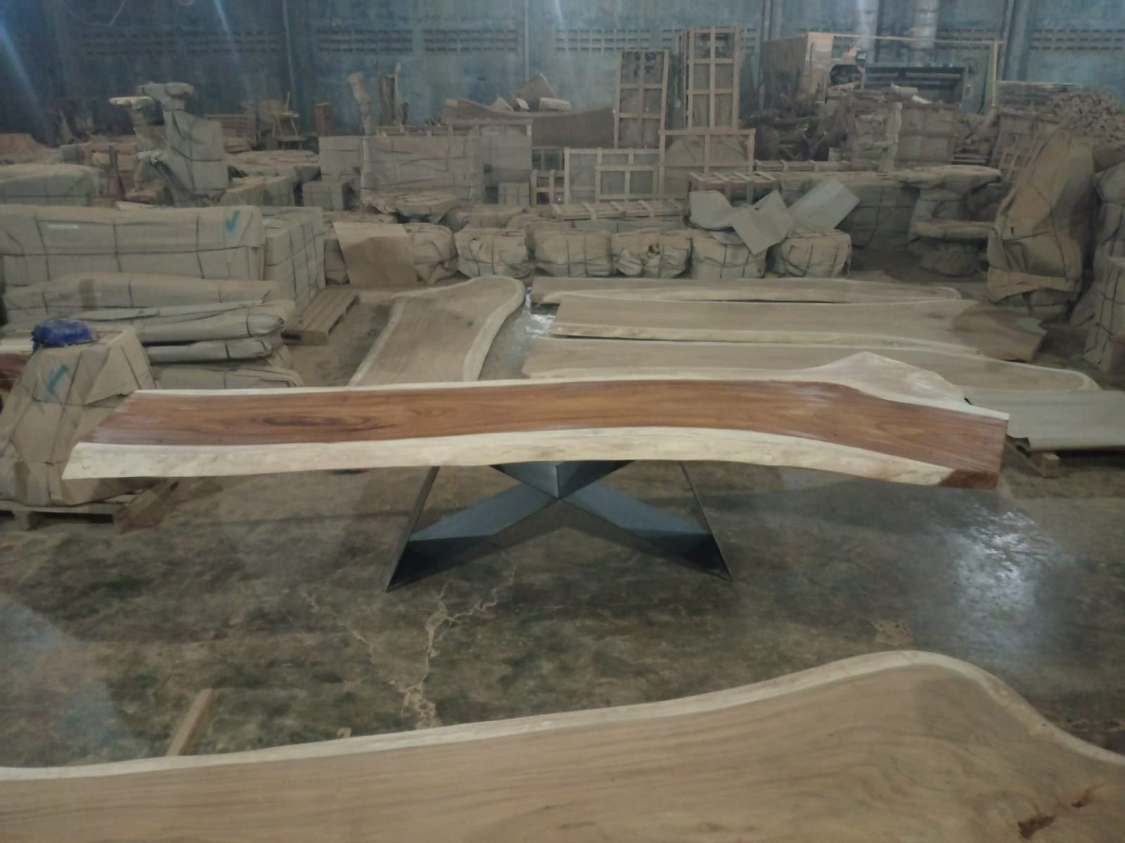 LIVE EDGE TABLES