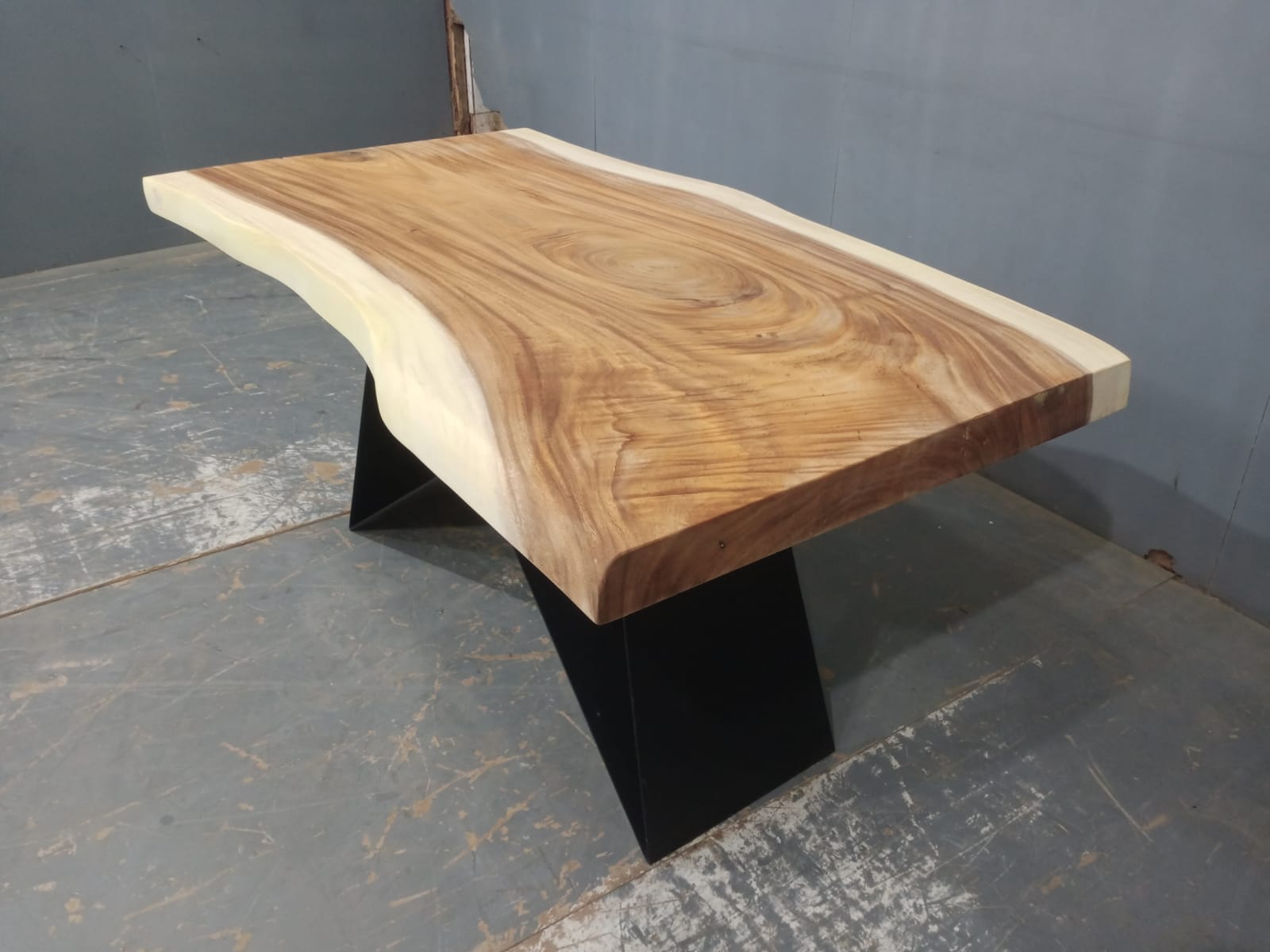Live Edge Tables