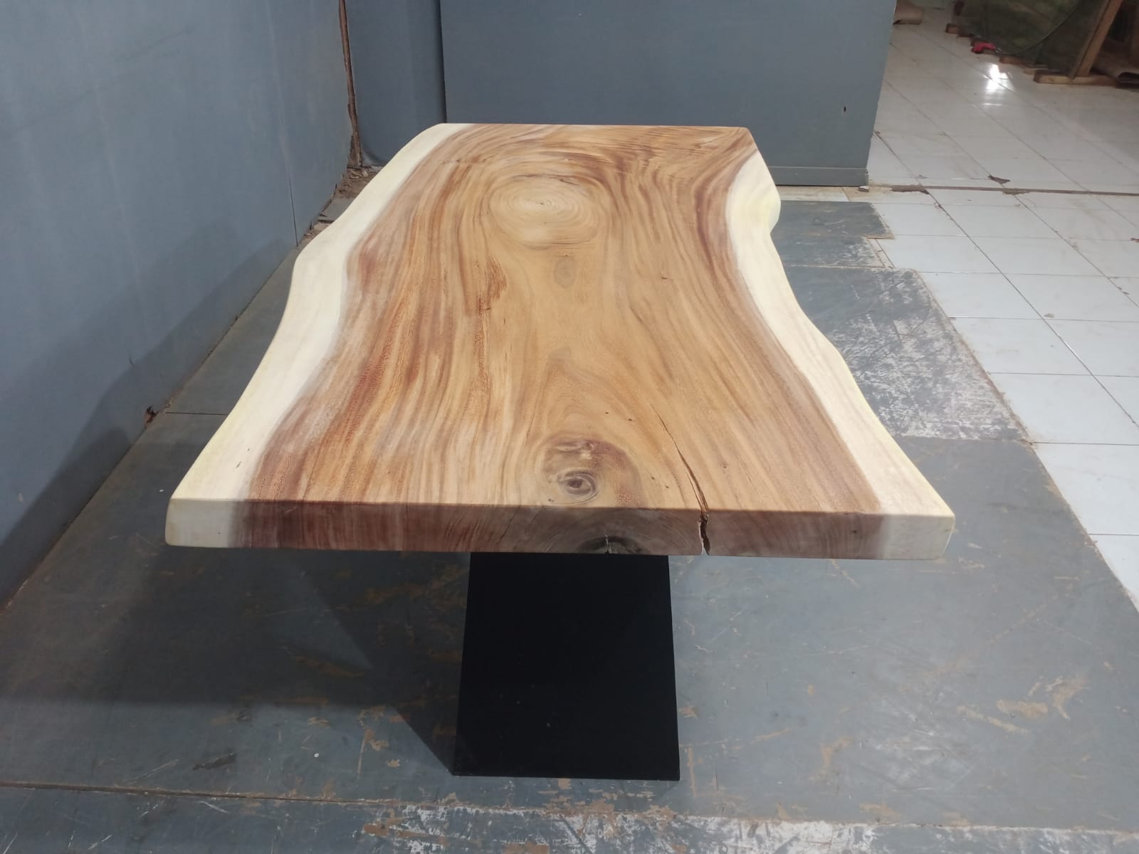 Live Edge Tables