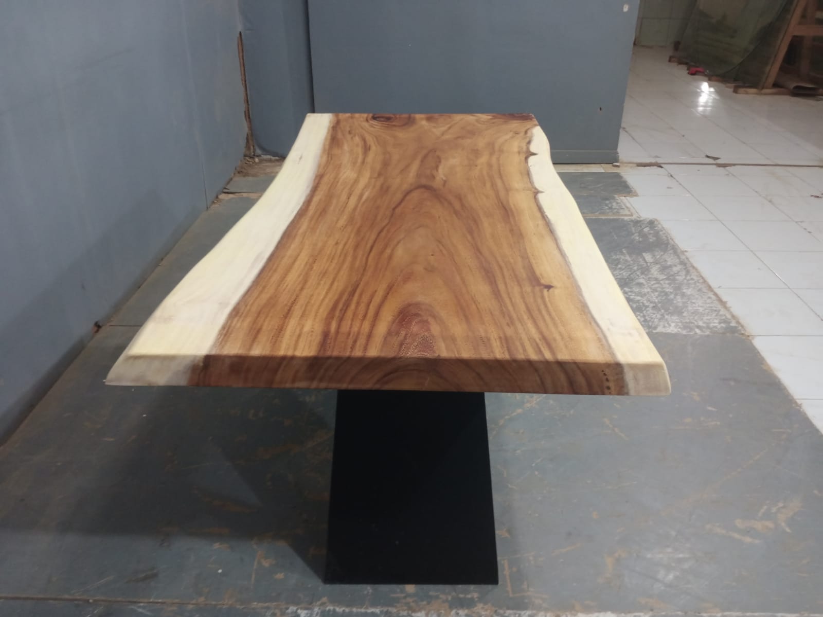 Live Edge Tables