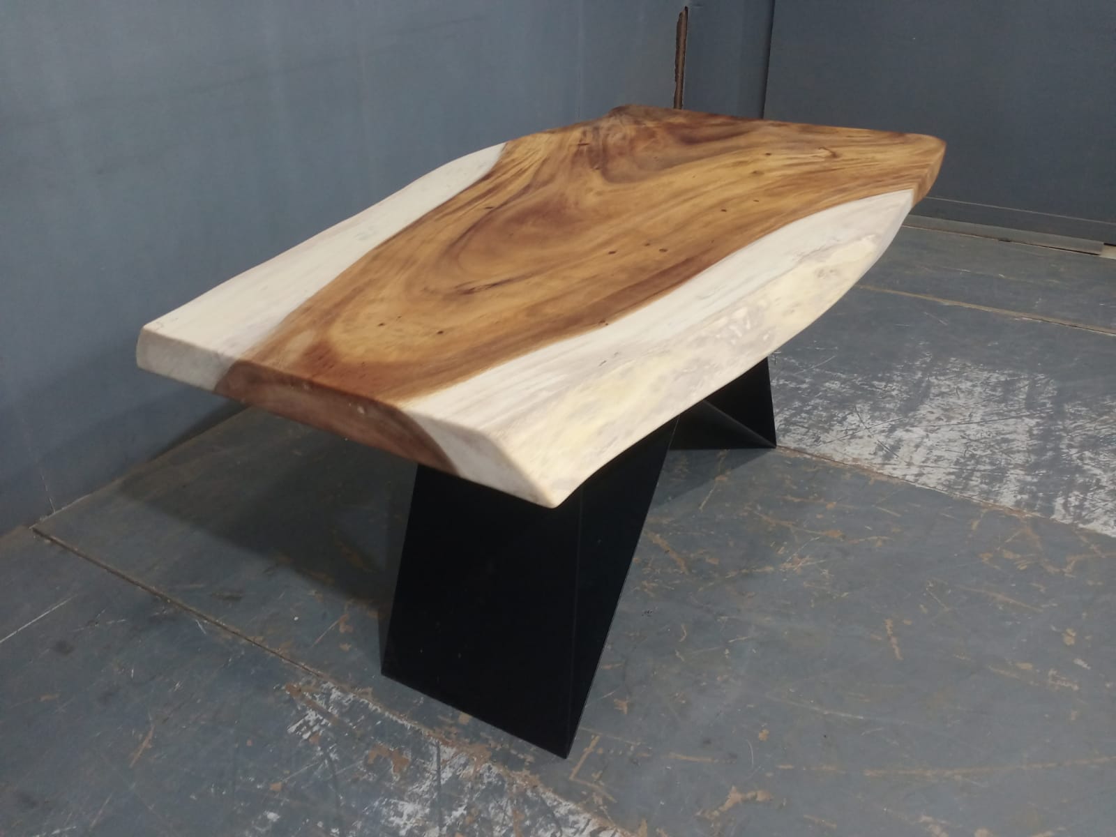 Live Edge Tables