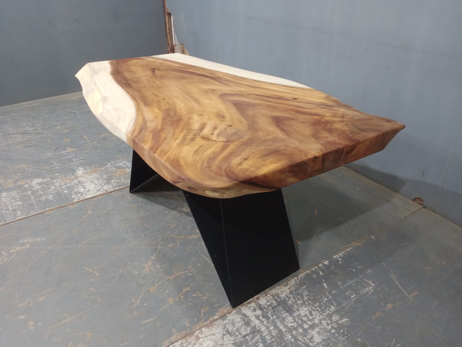 Live Edge Tables