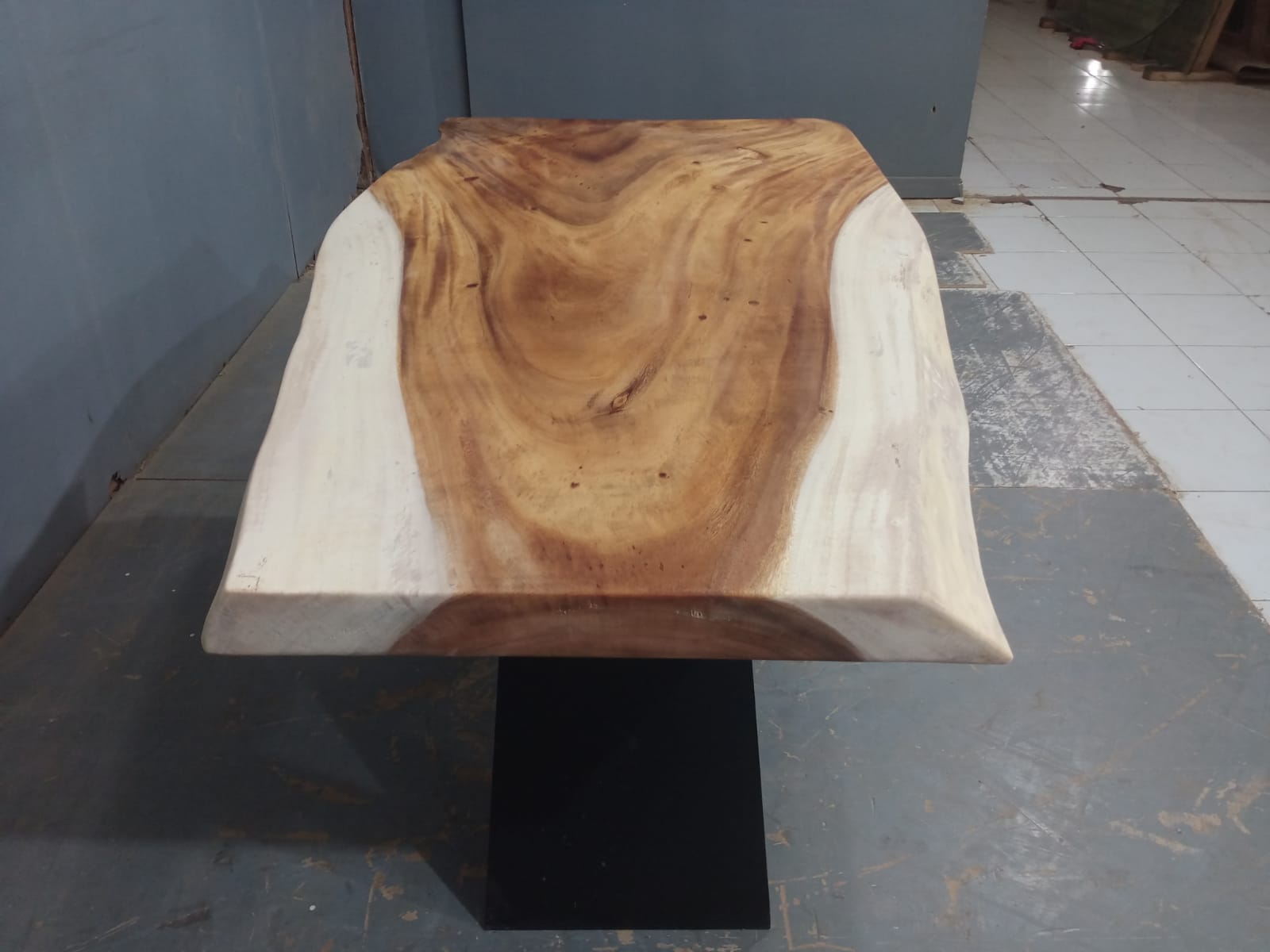 Live Edge Tables