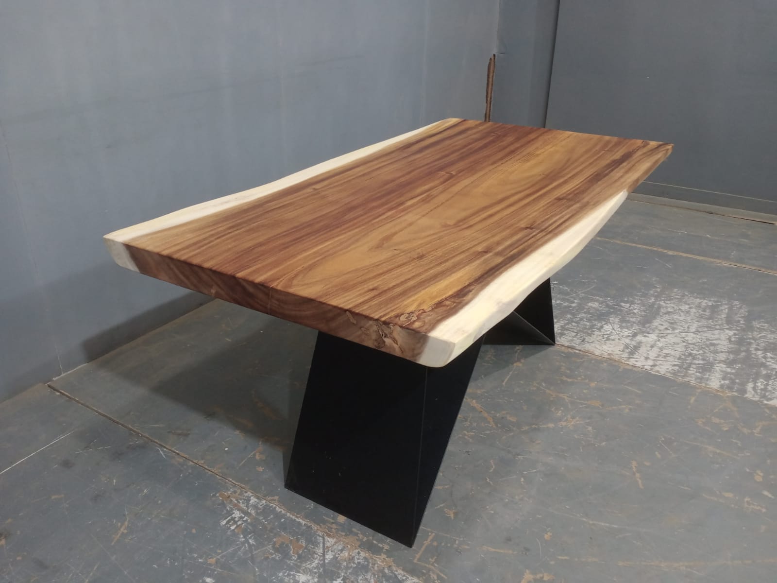 Live Edge Tables