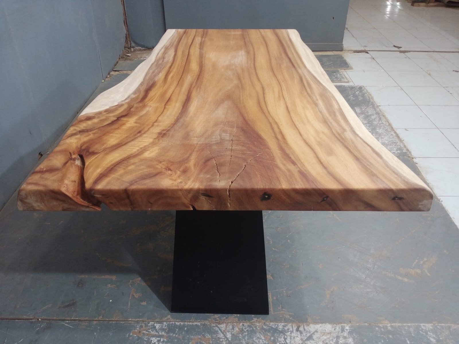 Live Edge Tables