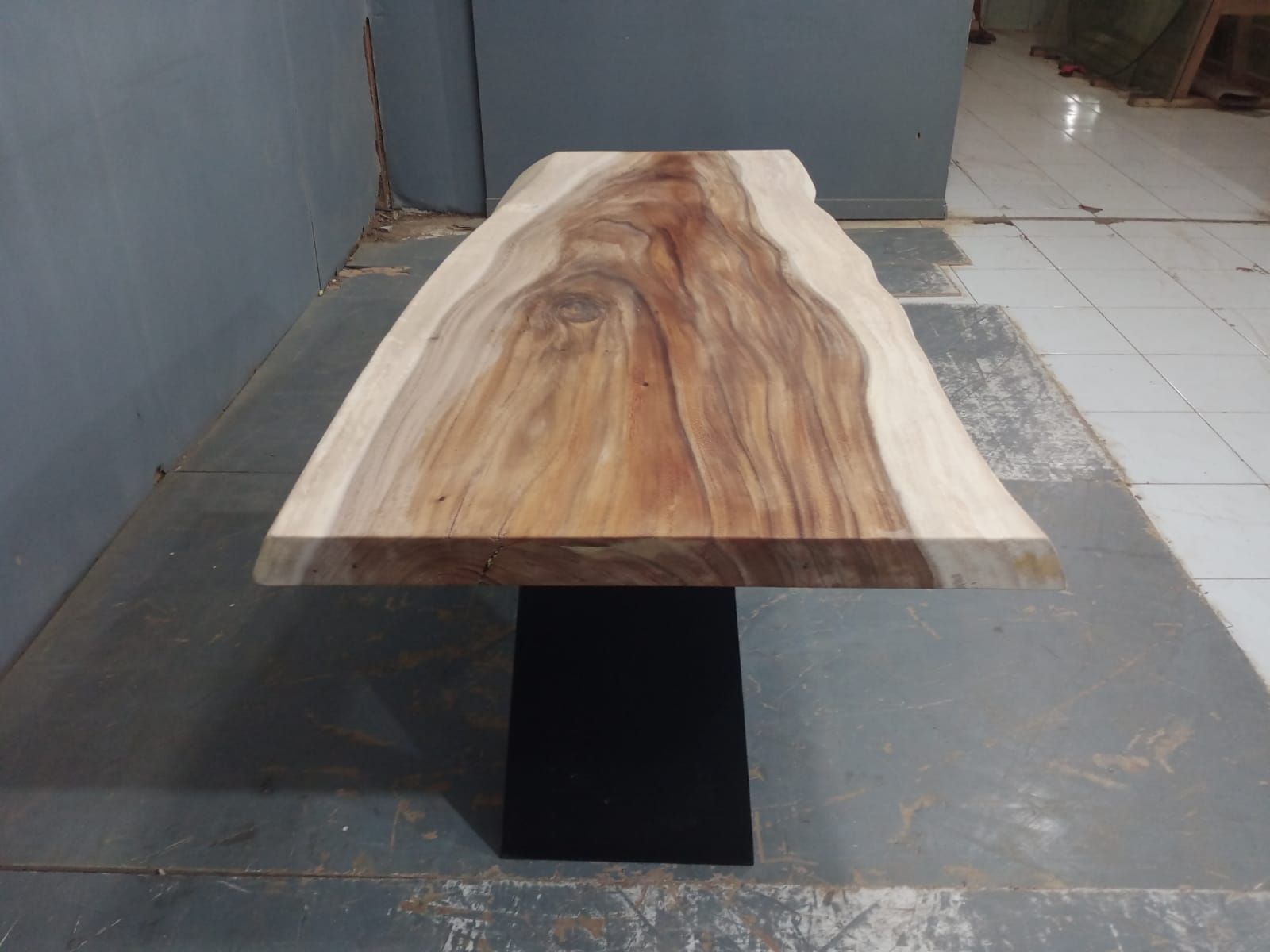 Live Edge Tables