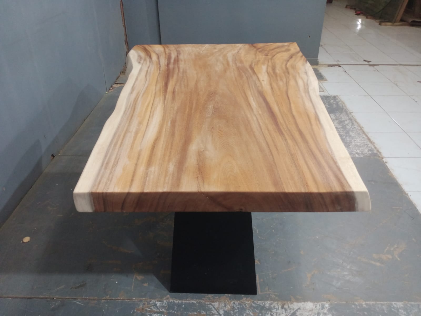 Live Edge Tables