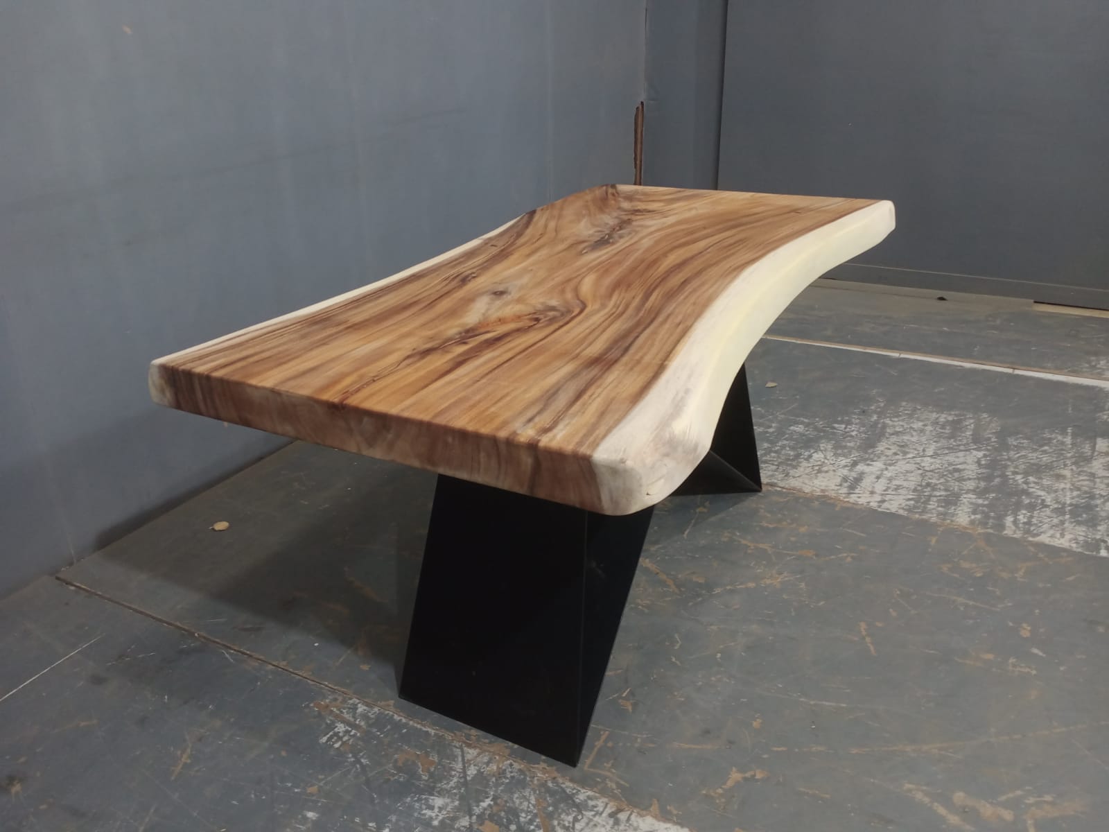 Live Edge Tables