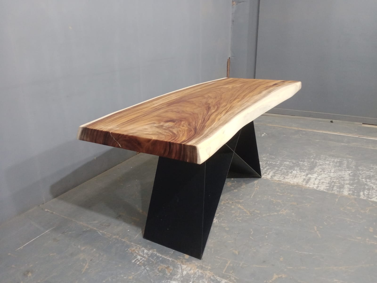 Live Edge Tables
