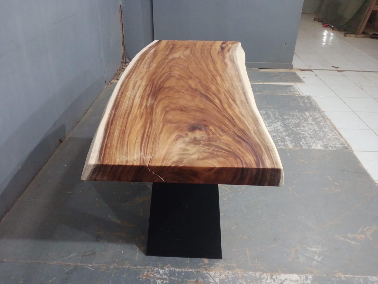 Live Edge Tables