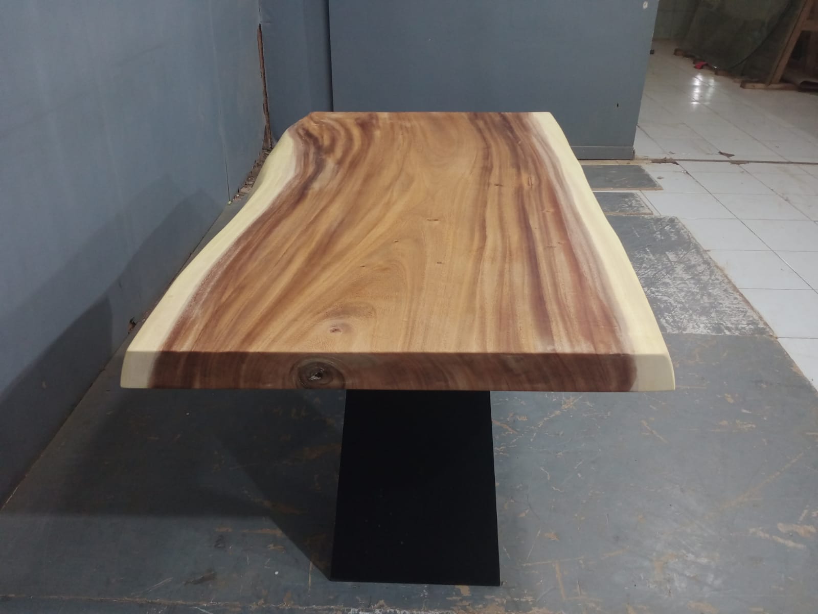 Live Edge Tables