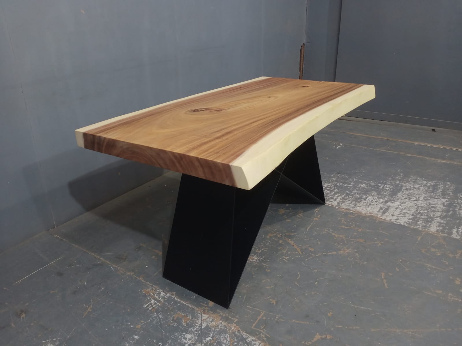 Live Edge Tables