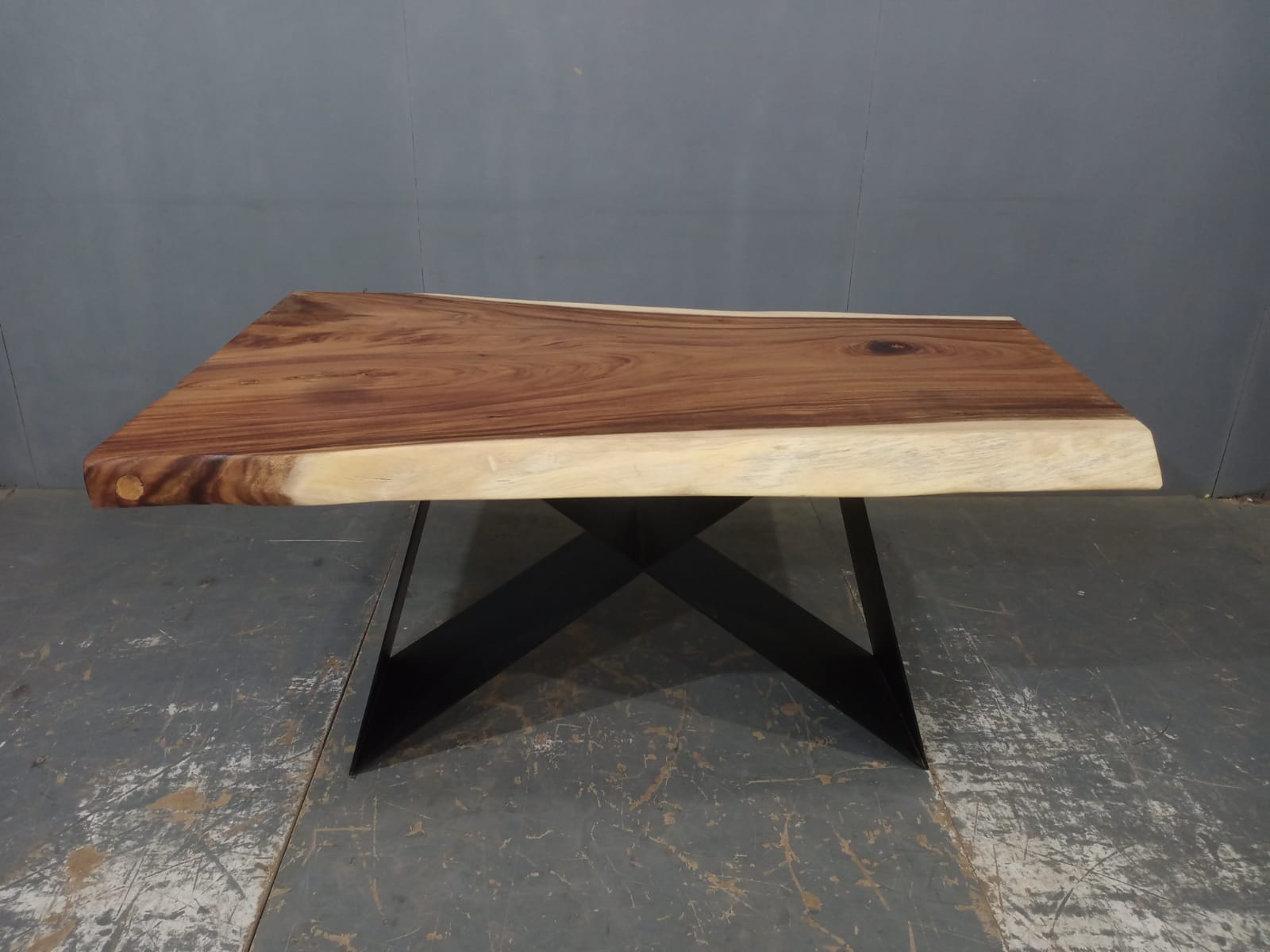 LIVE EDGE TABLES