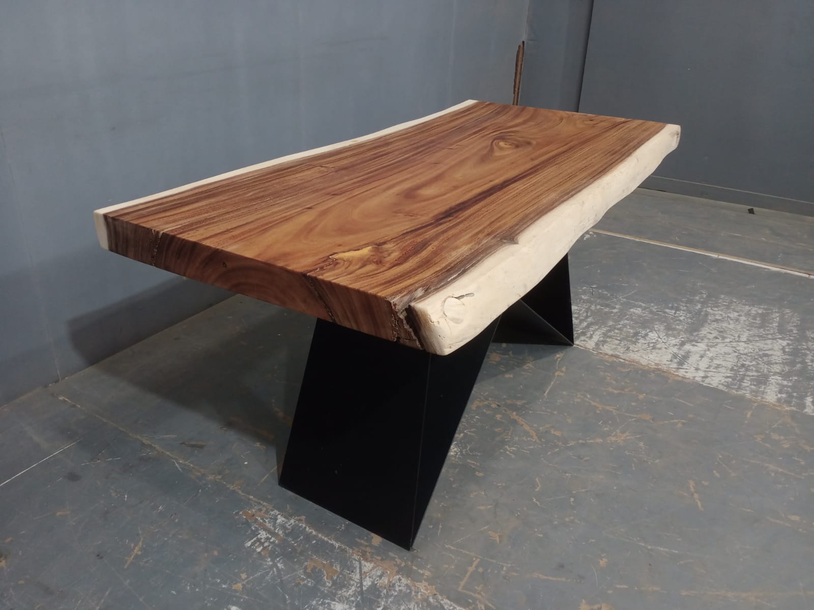 Live Edge Tables