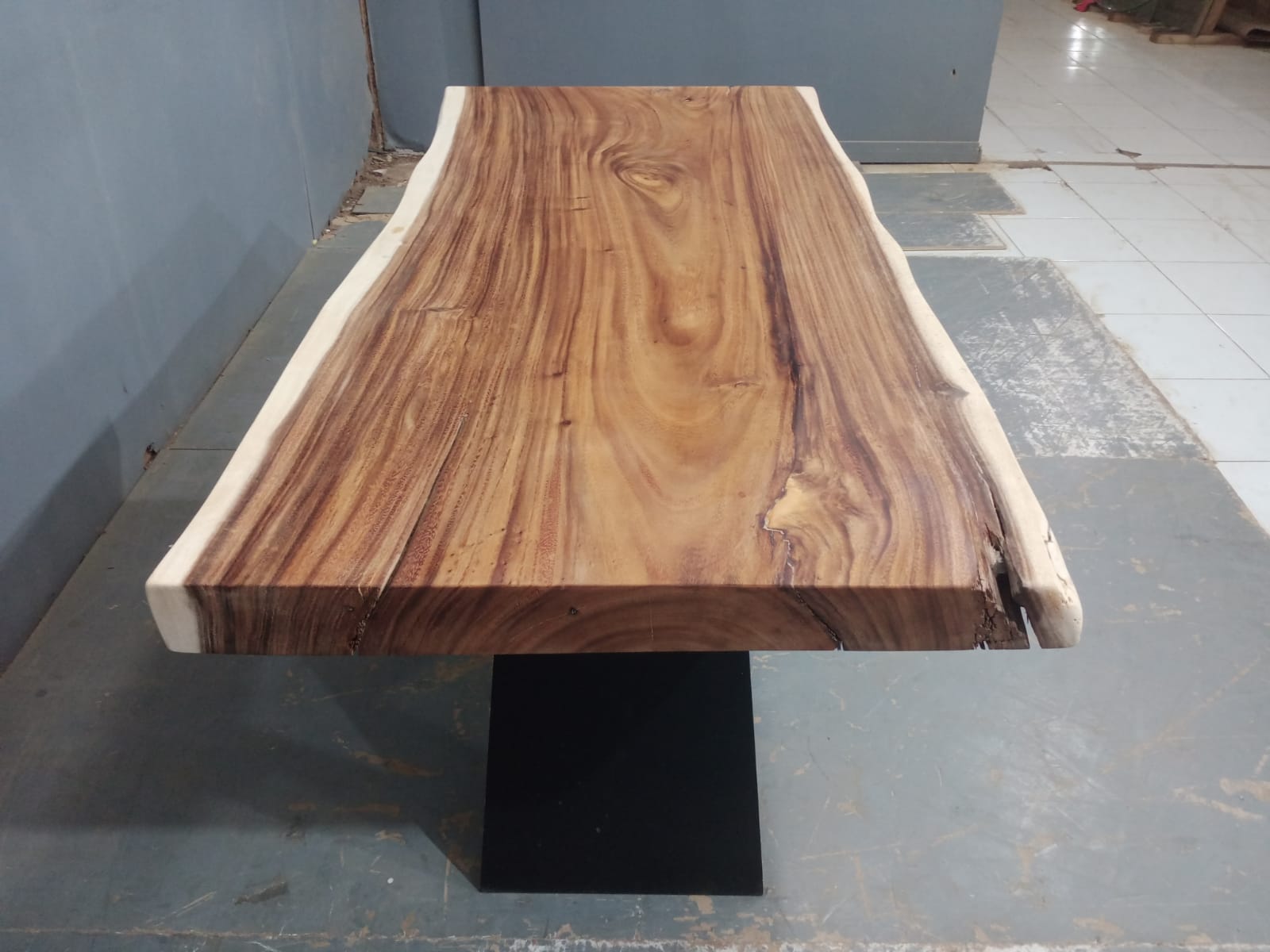 Live Edge Tables