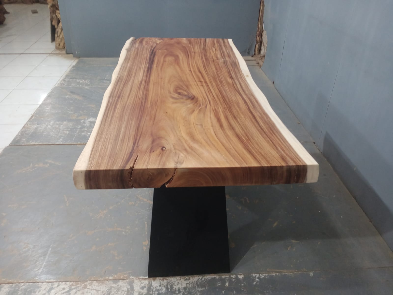 Live Edge Tables