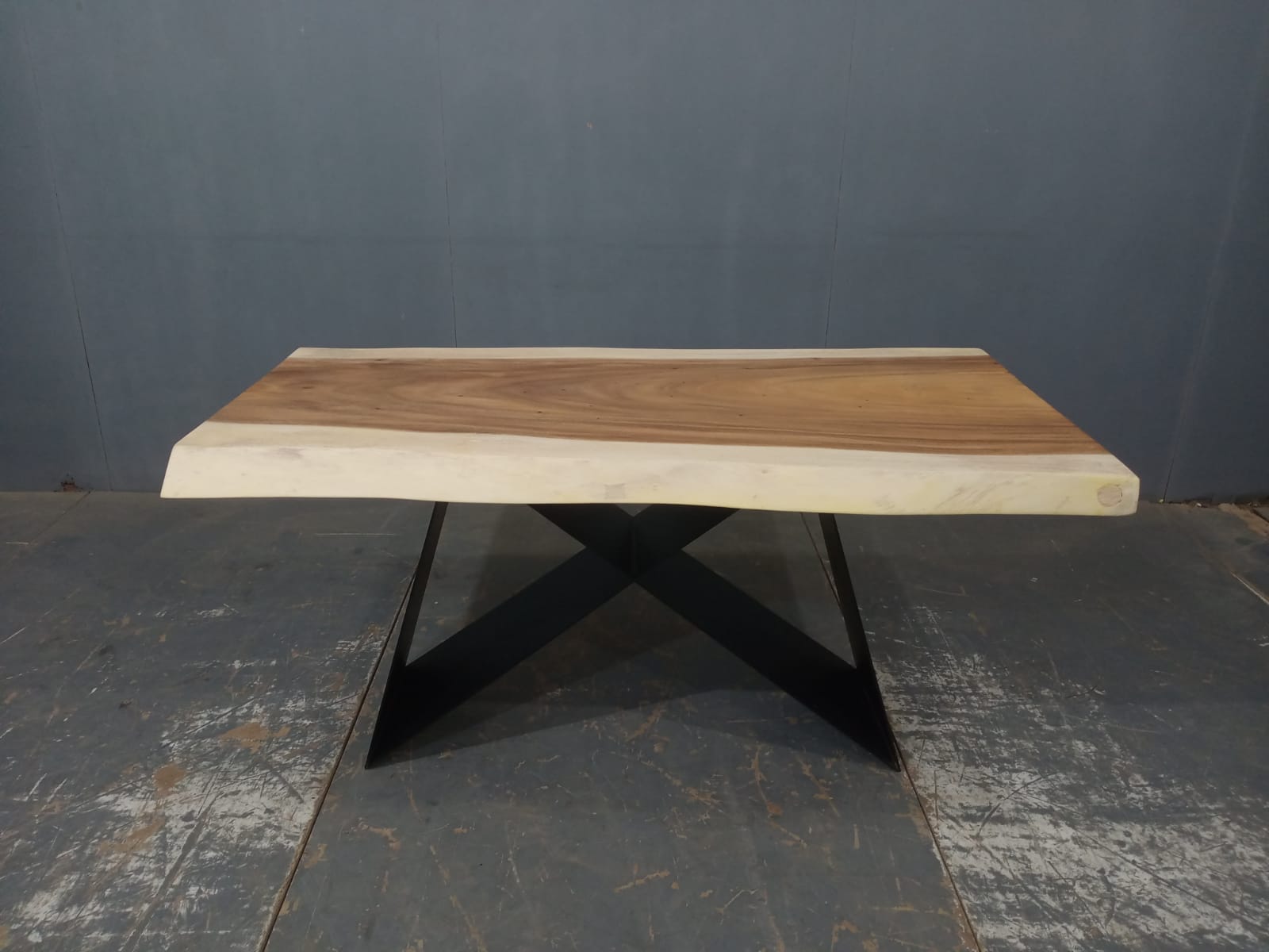 LIVE EDGE TABLES
