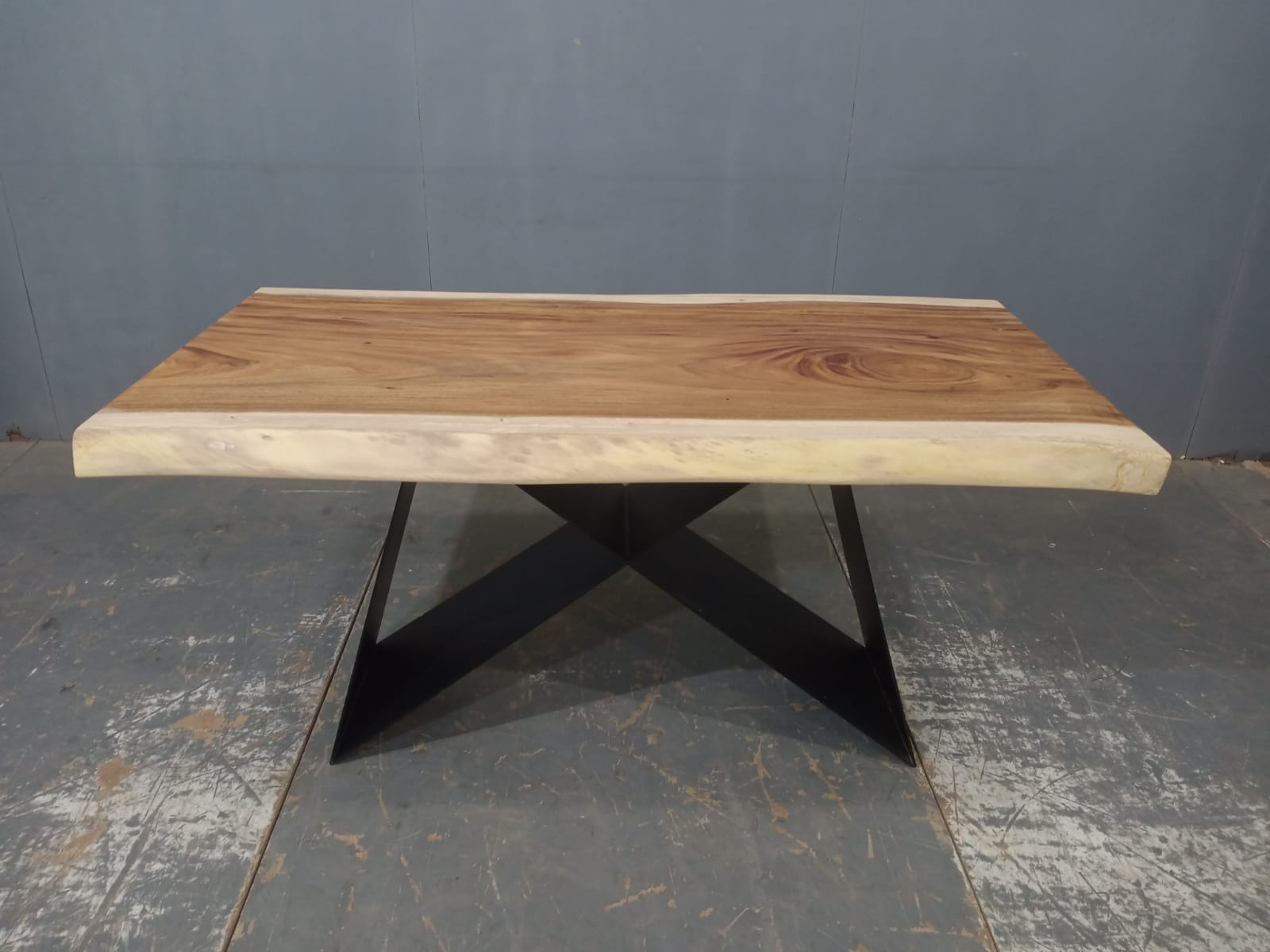 LIVE EDGE TABLES