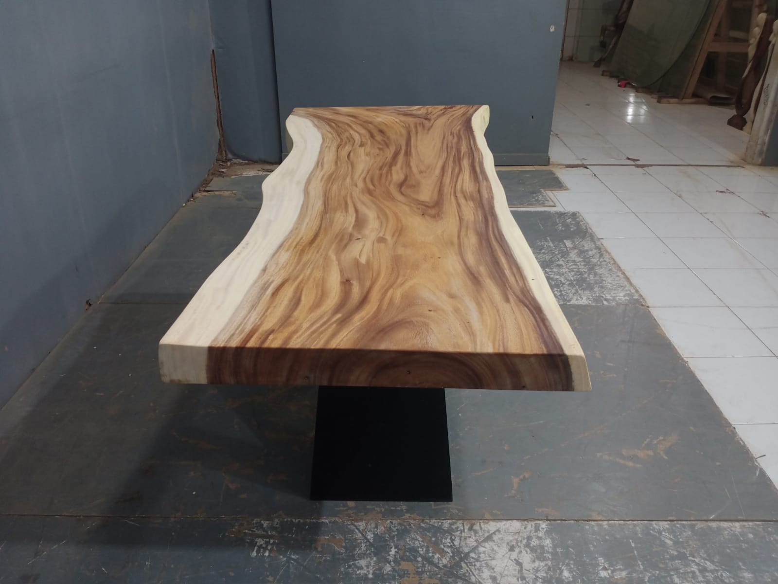 Live Edge Tables