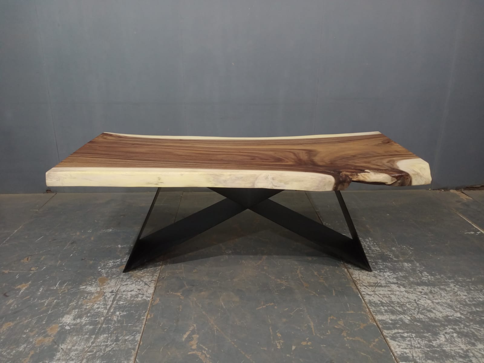 LIVE EDGE TABLES