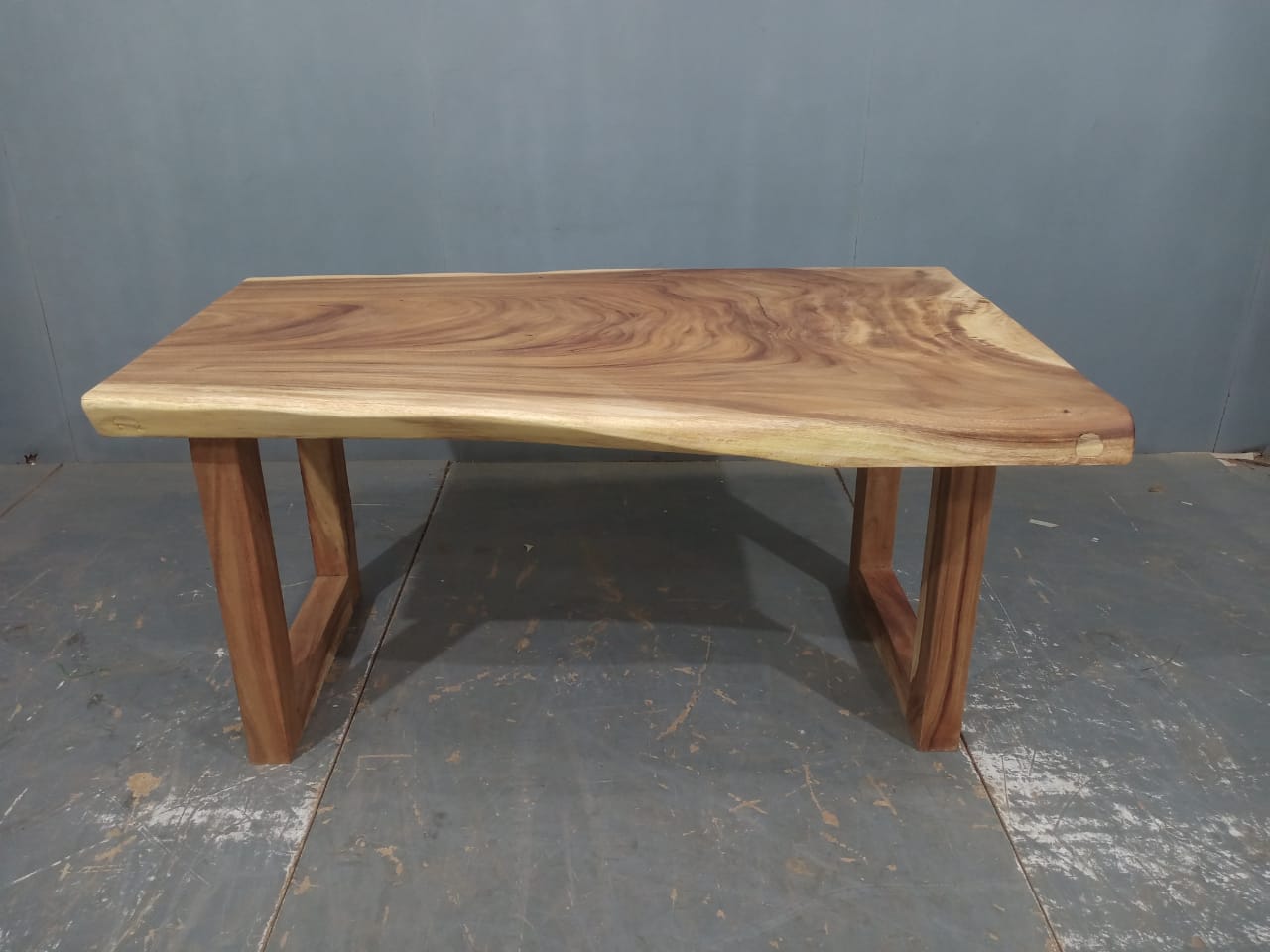 LIVE EDGE TABLES