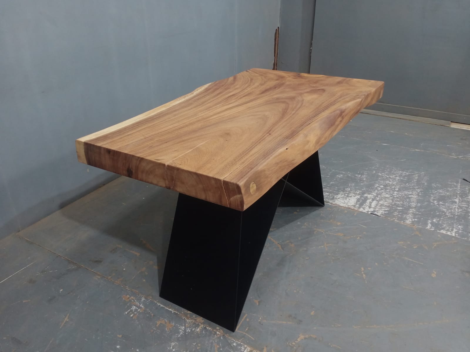 Live Edge Tables