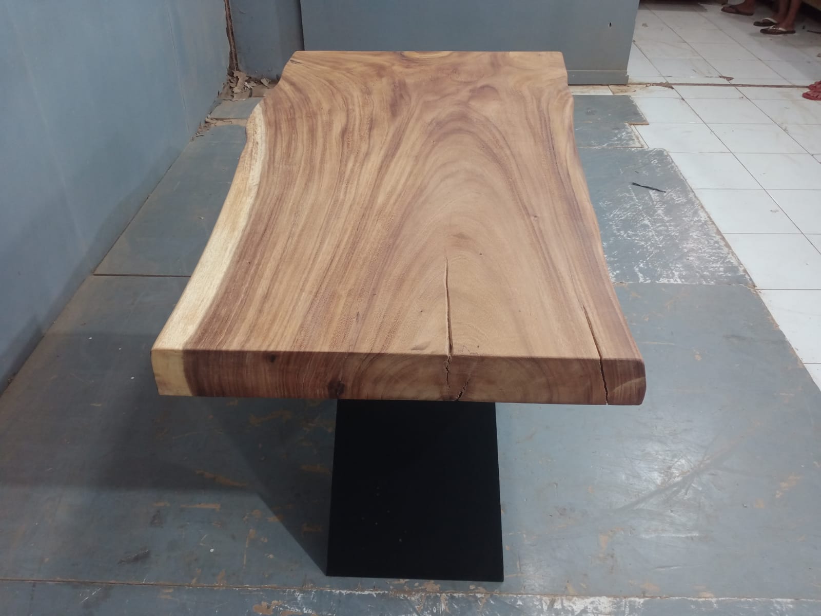 Live Edge Tables